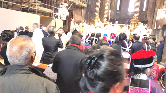 MU HMONG 2017- messe à la cathédrale de Trente