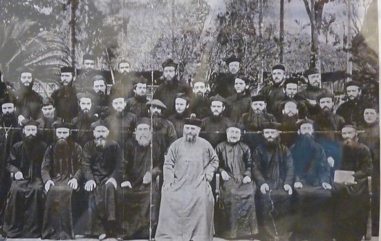 Groupe de missionnaires au Vietnam à l’arrivée du Père Verbier