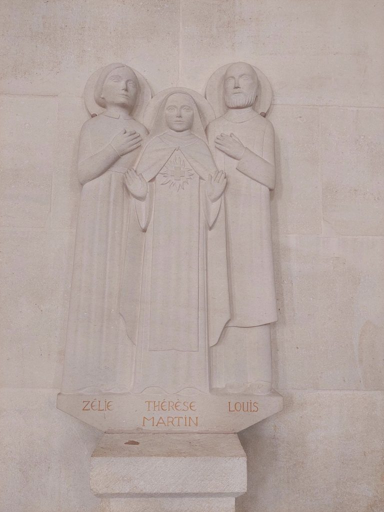 Statue de Zélie, Thérèse et Lous Martin